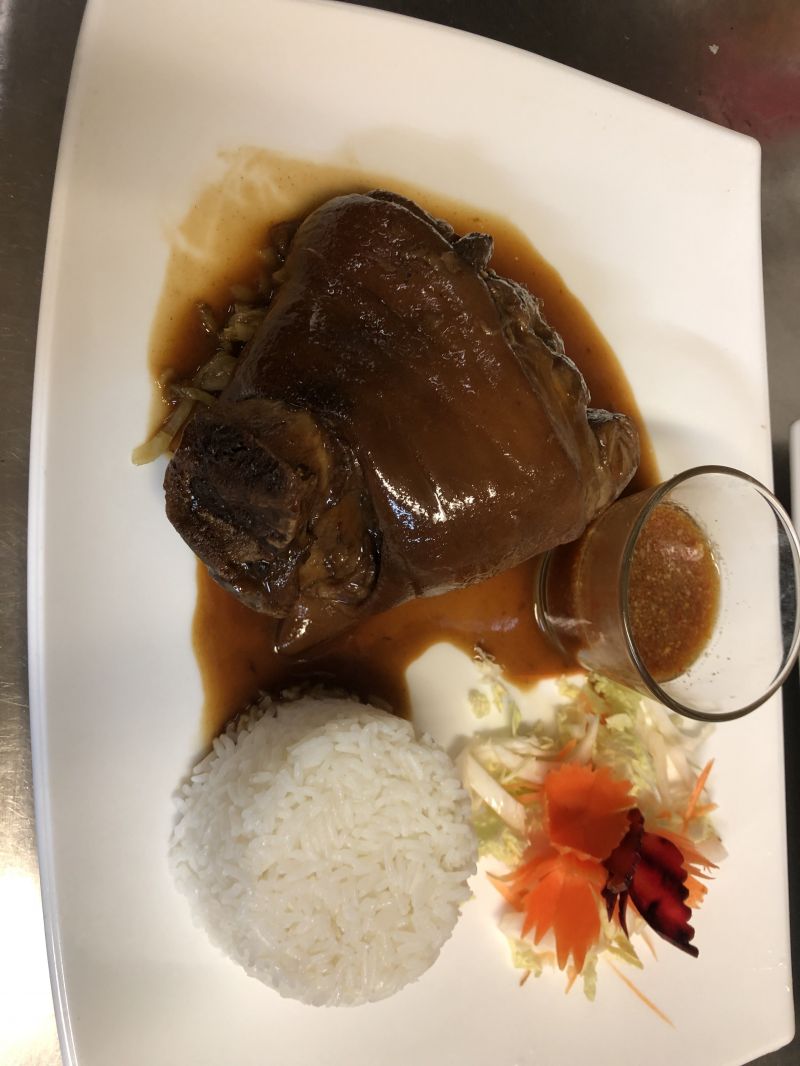 S.3 Jarret de porc, canelle, badiane avec du riz 